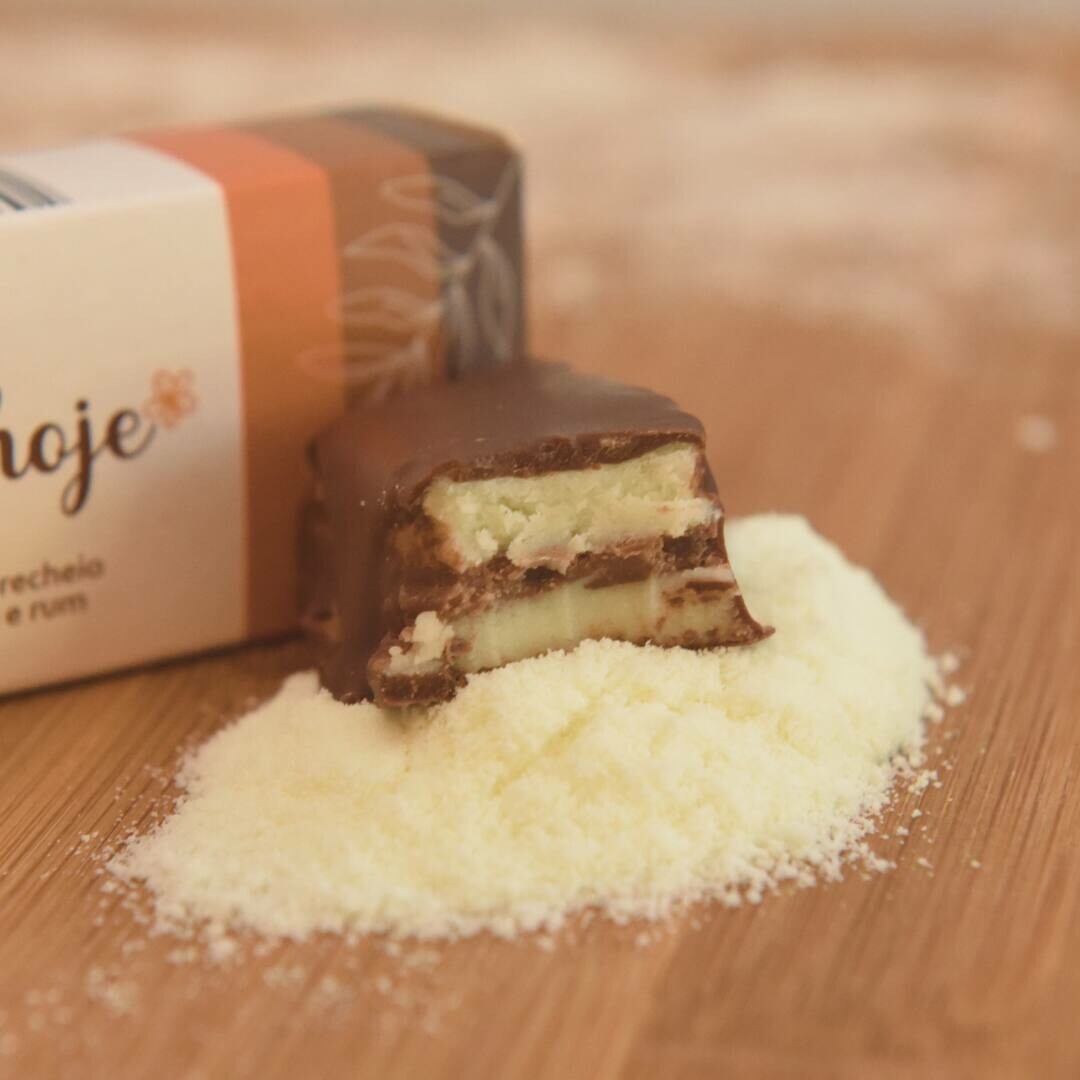 Chocolate com leite em pó e rum 25g